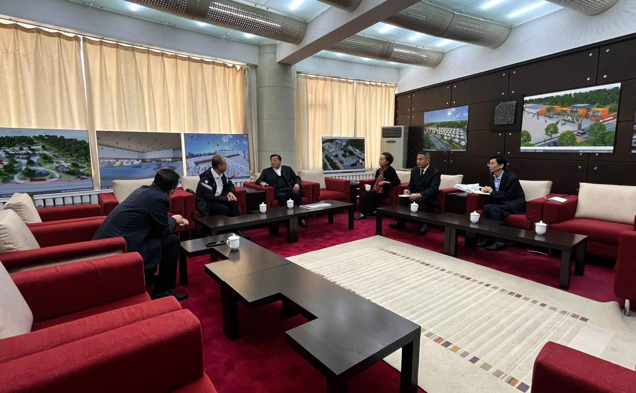 16.吉林省体育局训练较量处主任及Z6尊龙集团官方网站升级集团有关辅导出席南山体育项目合作洽谈会（调色调）.png