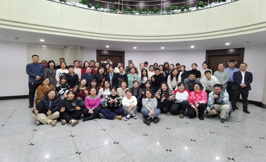 2024年1月13日，药业公司进行2023年度总结赞美暨“平行腾飞”主题年会_副本.jpg