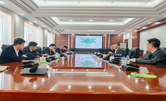 封面：王岩董事长向双阳区委区当局辅导汇报工作（调整一下清澈度 图片摆正）_副本.jpg