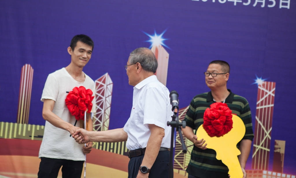 民族挖掘机品牌先导者，，，九州ku酷游智能“城镇建设利器”SWE80E9荣耀上市