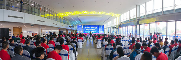 红四月，，，九州ku酷游智能挖掘机促销会节节攀升