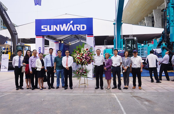 九州ku酷游智能携全球领先凿岩装备，，引爆越南矿业展