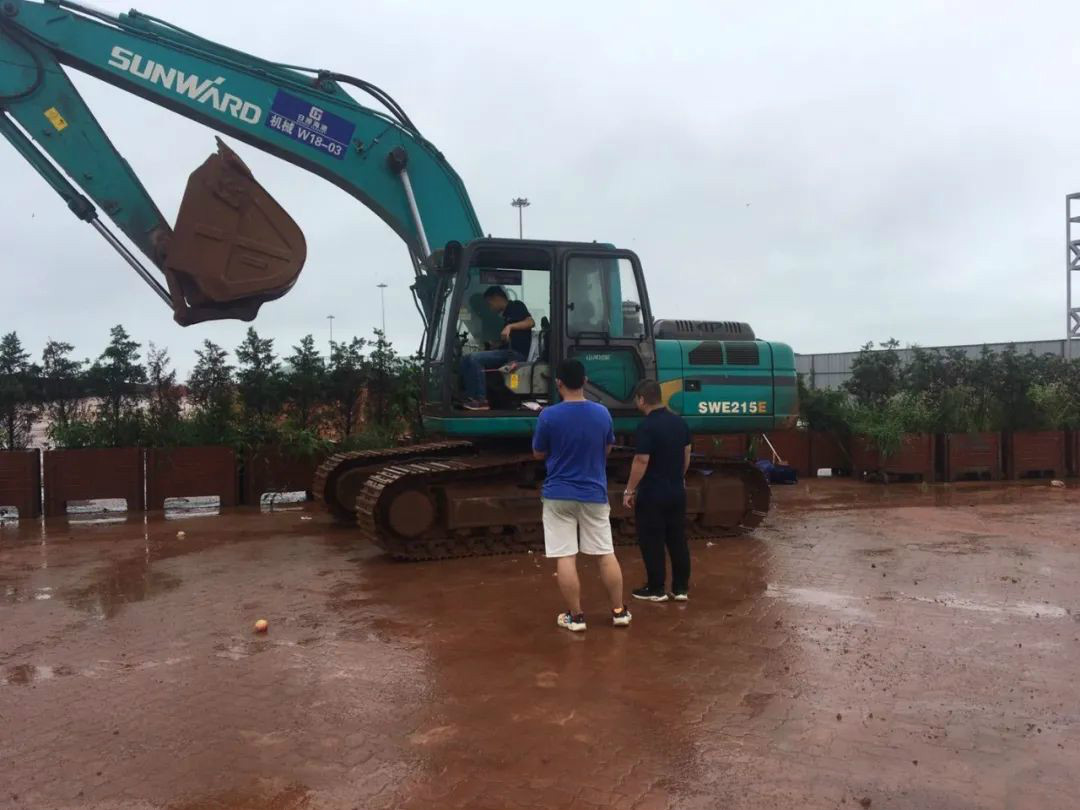 感恩相伴 关爱相随——九州ku酷游智能服务万里行走进豫鲁黔