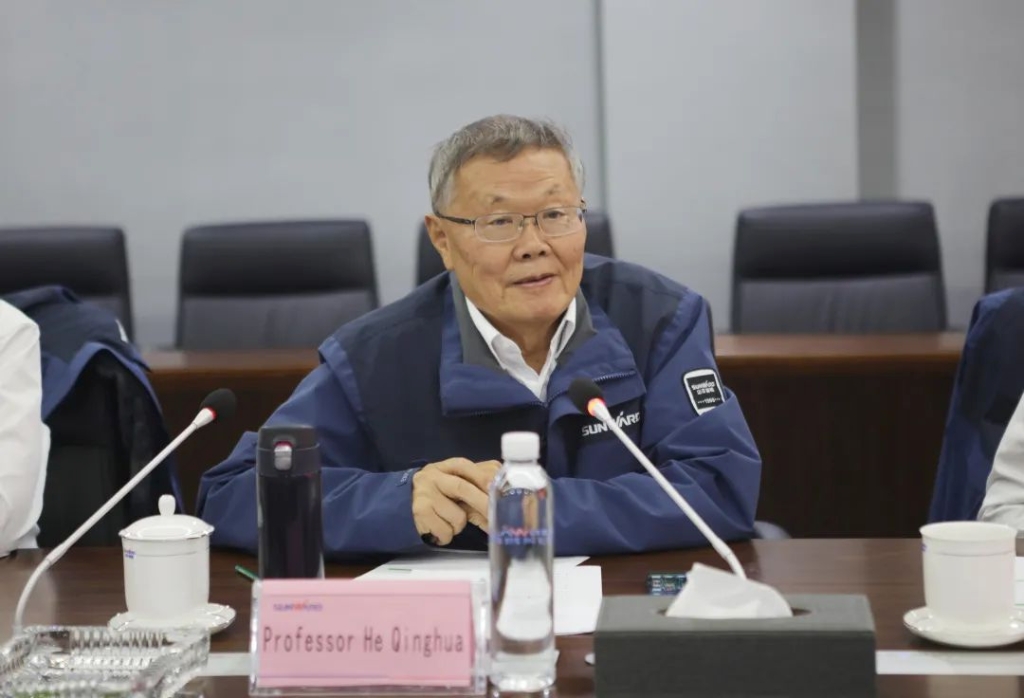 英国驻广州总领事贺颂雅考察九州ku酷游智能