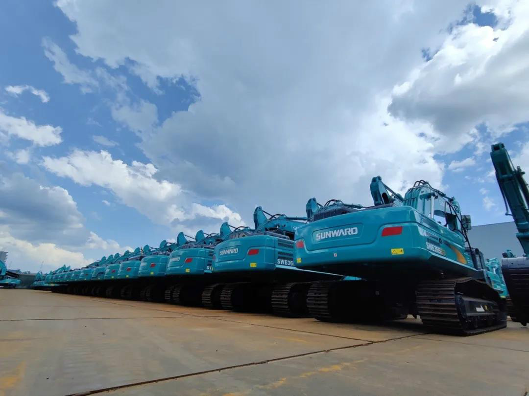 以先导式立异实现挖掘机从无到有，，从小到大，，从大到强！！！