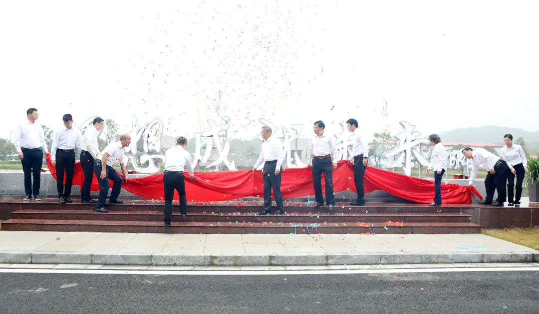 切记初心使命，，，理想成绩未来