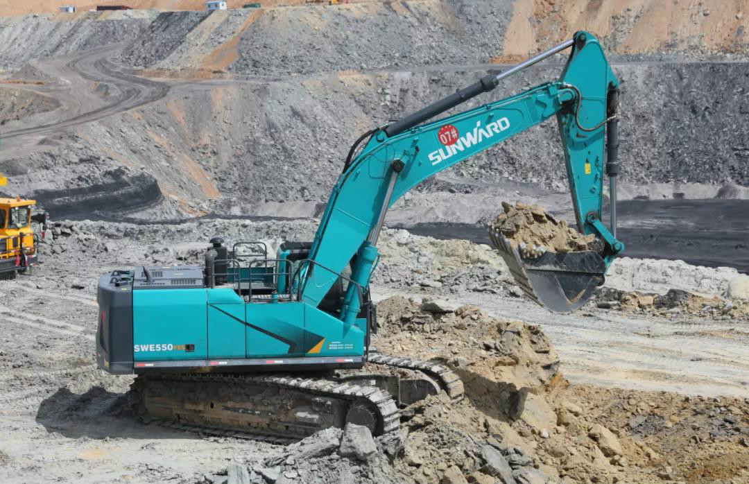 以先导式立异实现挖掘机从无到有，，从小到大，，从大到强！！！