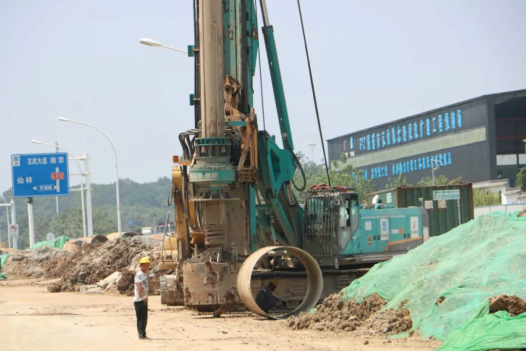 “误入”桩基 百折不回！他以8台旋挖搏未来