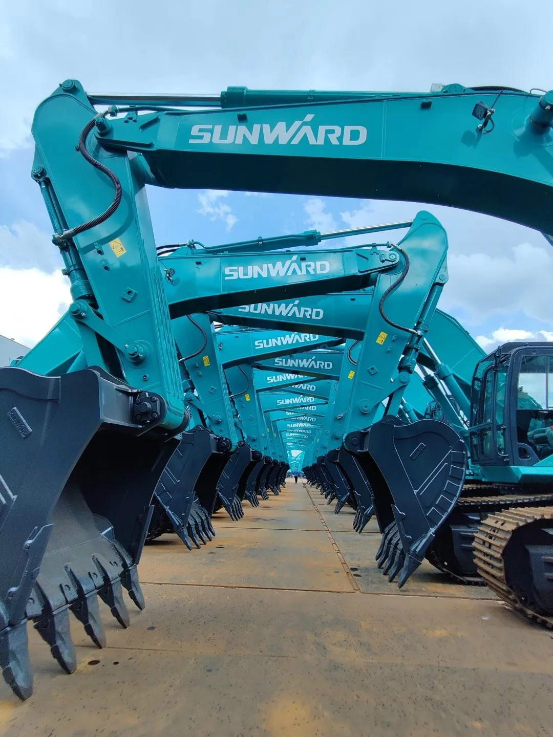 以先导式立异实现挖掘机从无到有，，从小到大，，从大到强！！！