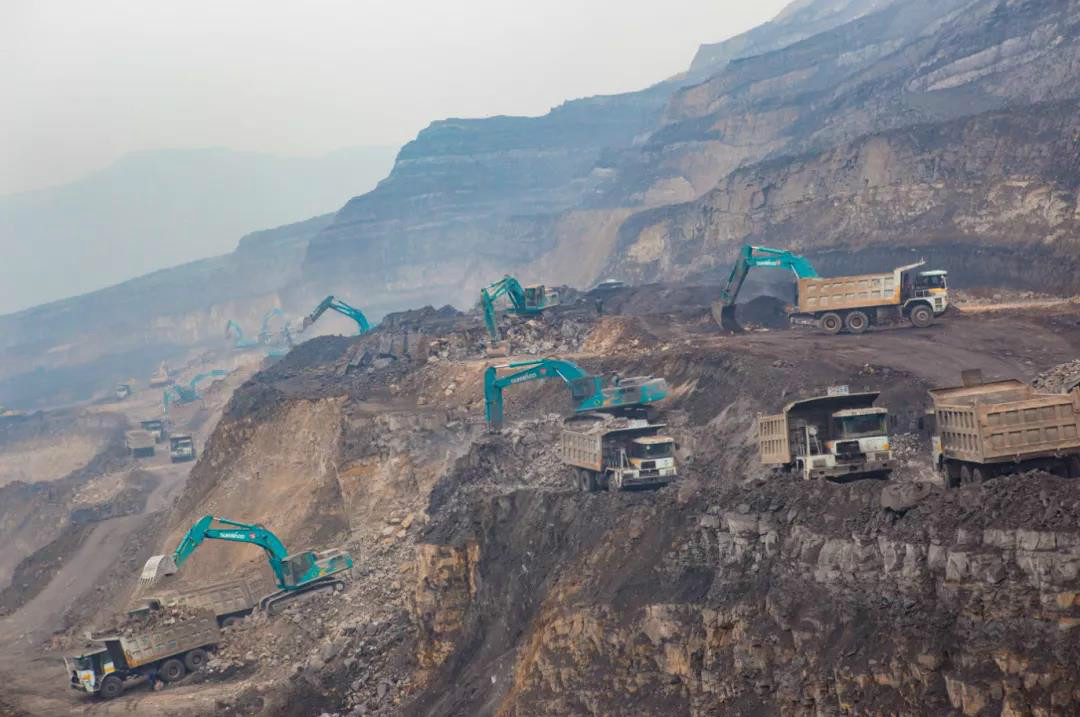 以先导式立异实现挖掘机从无到有，，从小到大，，从大到强！！！