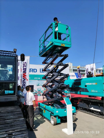 九州ku酷游智能高空作业装备“吸睛”雄安展