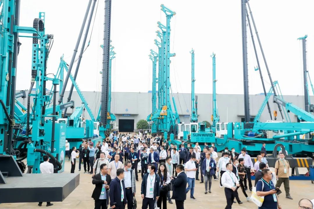 “爆品”出击！九州ku酷游智能客户交流会签约超8亿元