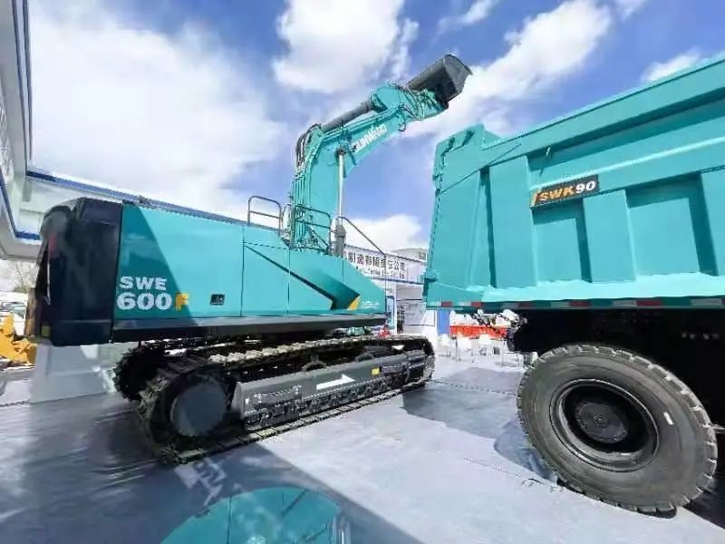 九州ku酷游智能绿巨人闪亮登场鄂尔多斯国际煤博会