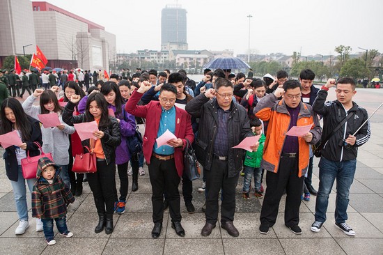 爱岗敬业，，践行雷锋精神