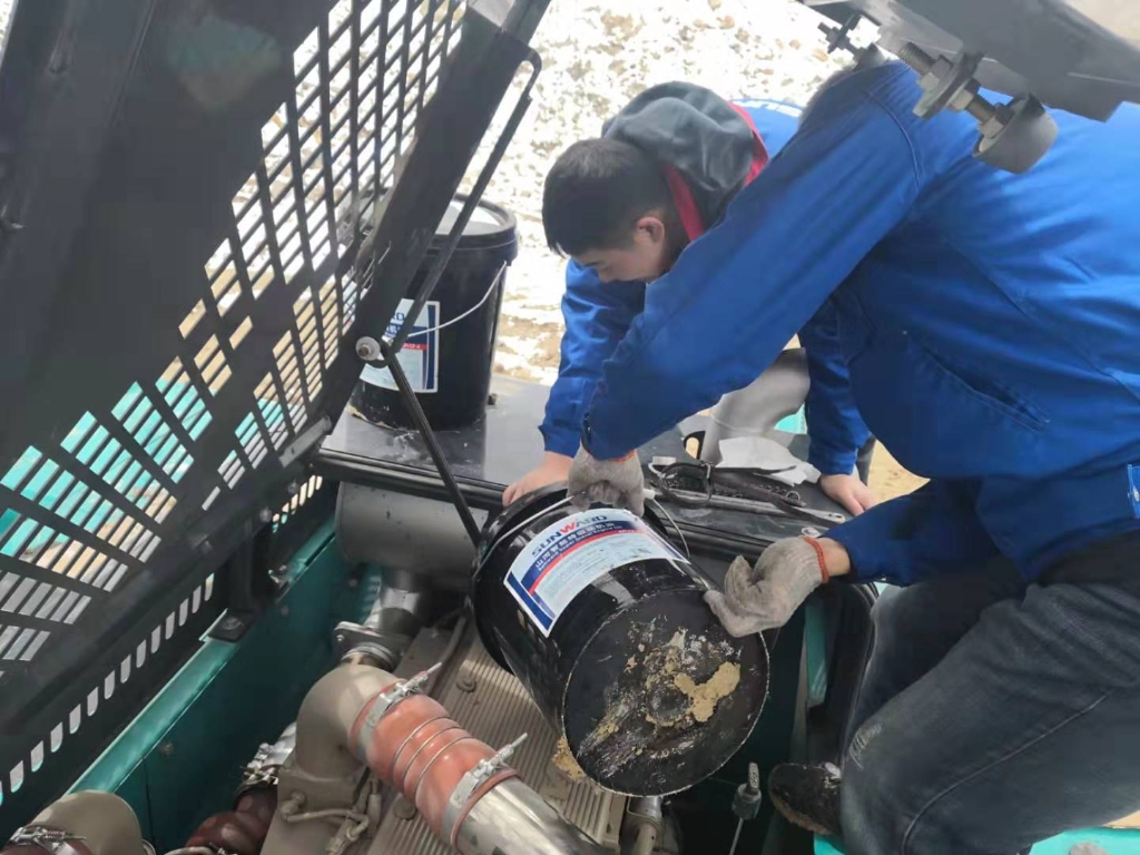 九州ku酷游智能470挖机乐成挑战天下屋脊