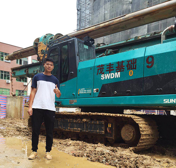 我叫阿忠，忠于事业，也忠于九州ku酷游智能旋挖钻机