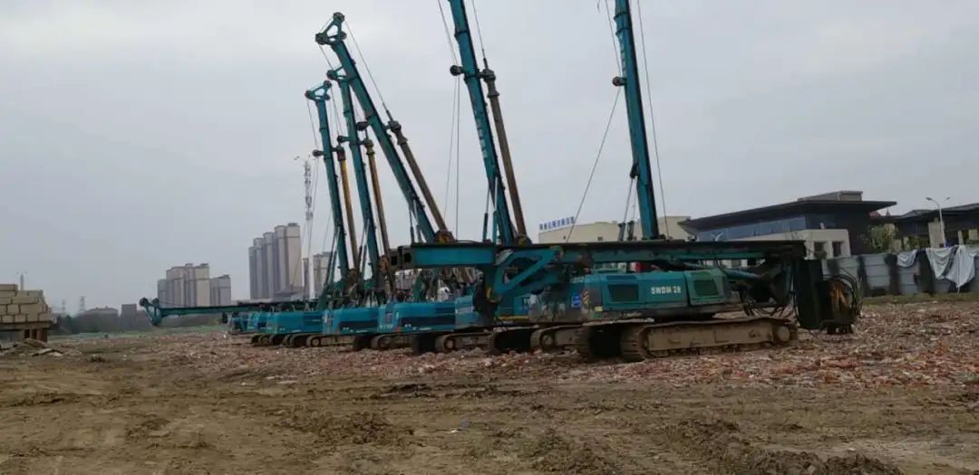 飒！！！他以11台旋挖钻占领荆州房建市场