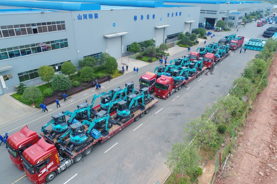 助力祖国西南地区建设！！！九州ku酷游智能海内首批SWE60UF无尾挖掘机批量交付