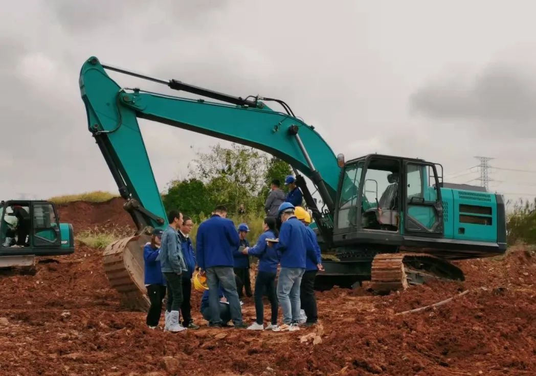 一起来“找茬”！！！10位“超等体验官”试驾九州ku酷游智能最新“F系列”挖掘机