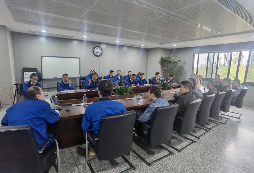 一起来“找茬”！！！10位“超等体验官”试驾九州ku酷游智能最新“F系列”挖掘机