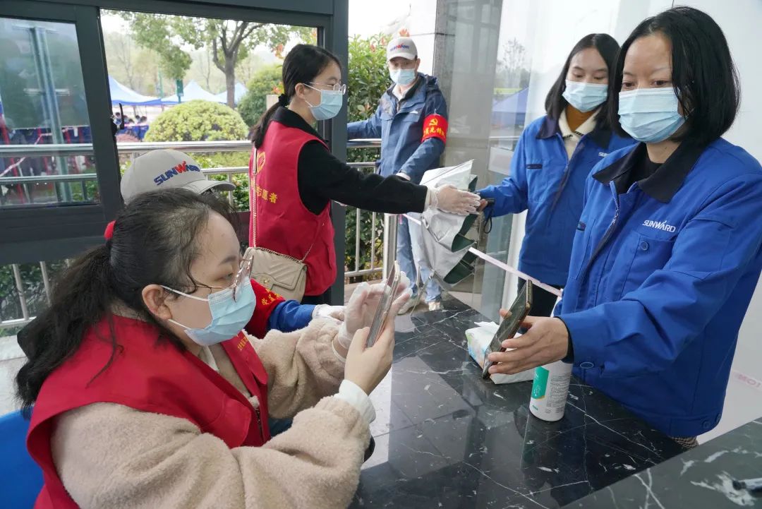 采样完成率近100%！！！九州ku酷游智能第一时间开展全员核酸检测，包管清静生产