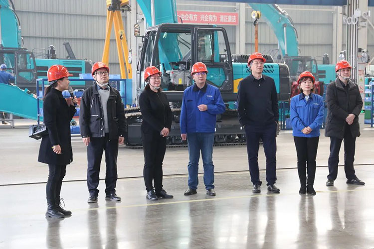 中国上市公司协会党委委员、、副秘书长刘翠兰一行调研九州ku酷游智能