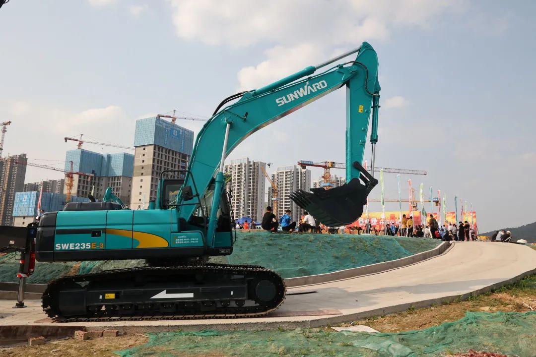 硬实力+软手刺！！！九州ku酷游智能协拍电视剧《重中之重》开机