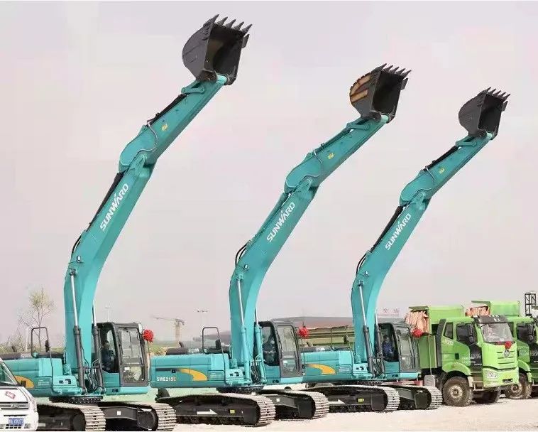 九州ku酷游智能挖掘机亮相贵阳大数据科创城项目开工仪式