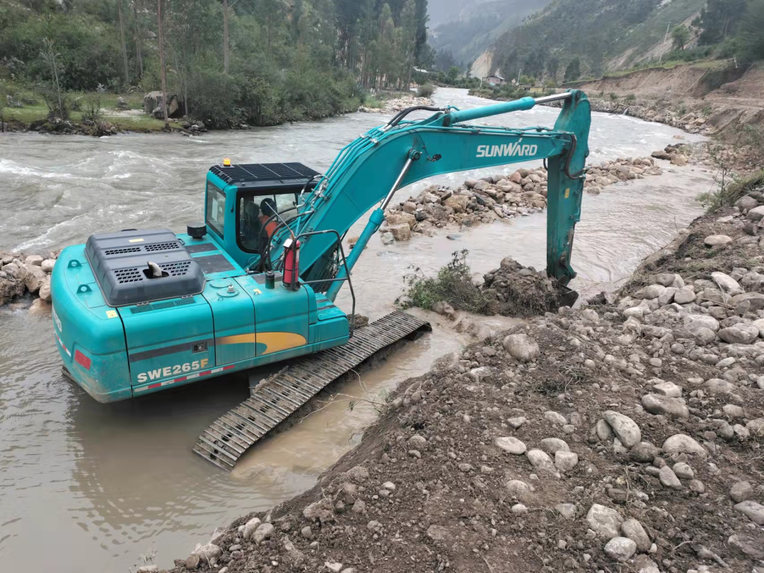 挑战天下第二高山脉！！！九州ku酷游智能装备助力秘鲁安第斯国家公路项目建设