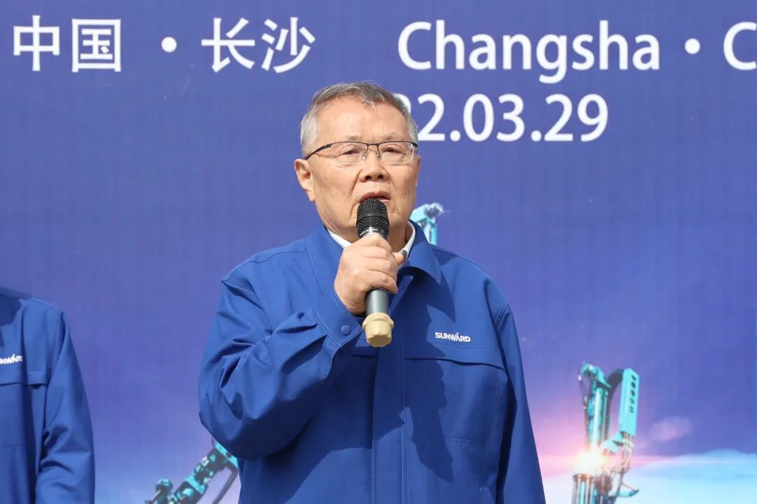 征战全球市！九州ku酷游智能凿岩装备批量发货