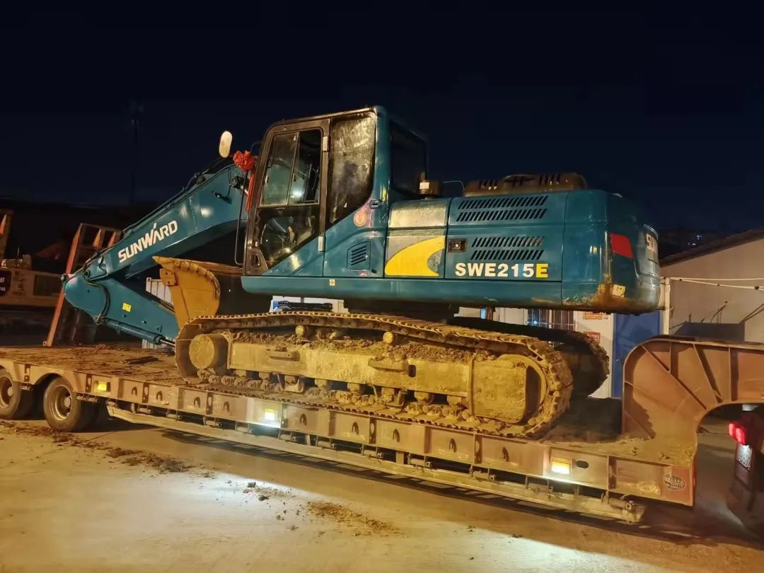 冲锋一线显继承！九州ku酷游智能挖掘机助力长沙方舱医院建设