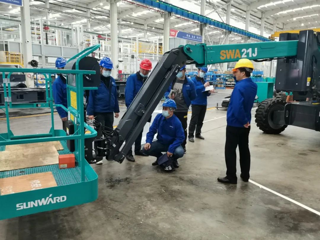 行业同级别产品之最！！九州ku酷游智能又一款曲臂式高空作业平台乐成下线