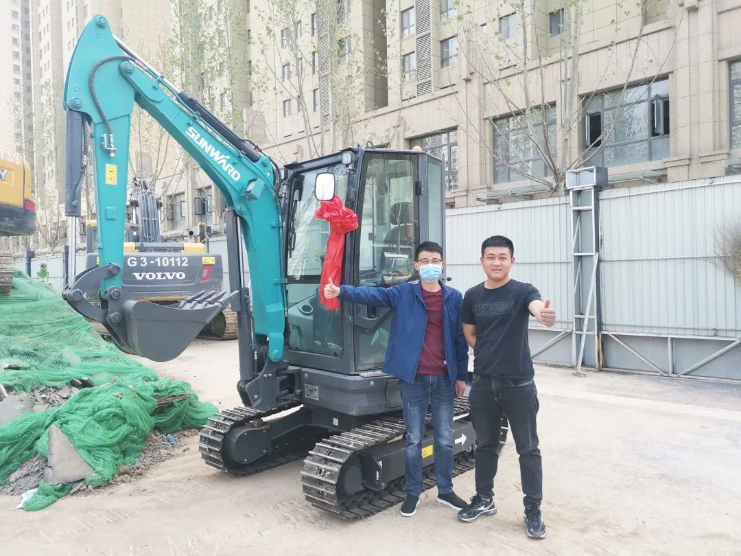 冲、、冲、、冲！带您感受九州ku酷游智能挖掘机火热交机时刻