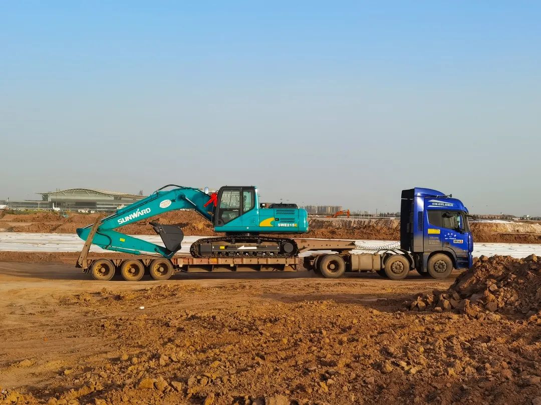 冲、、冲、、冲！带您感受九州ku酷游智能挖掘机火热交机时刻