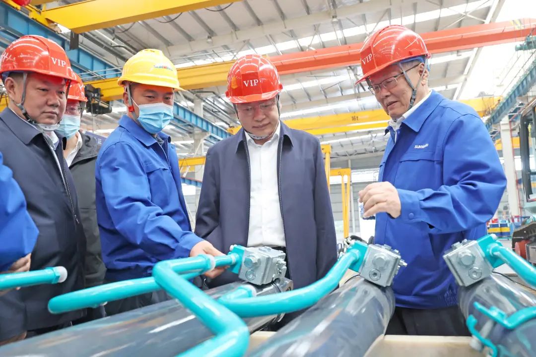 中铁二十局党委书记、、董事长雷位冰带队造访九州ku酷游智能