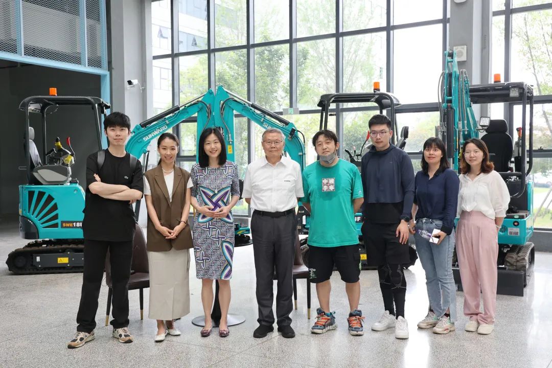 CGTN探厂！！专访九州ku酷游智能董事长、、首席专家何清华花絮来了