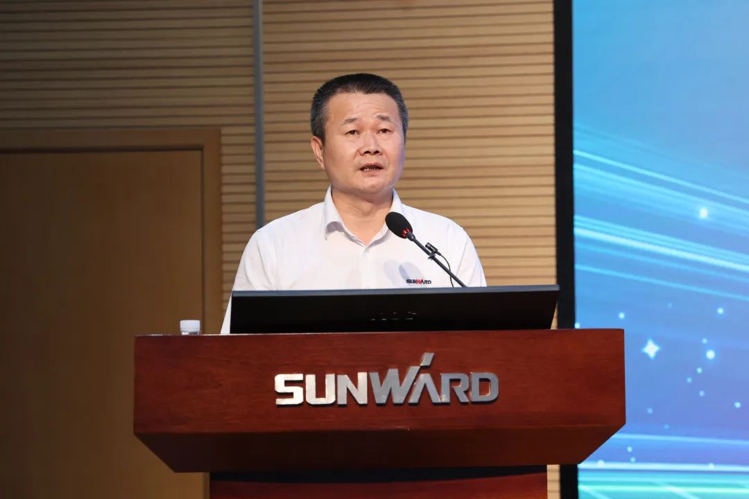 凝心聚力奋力拼搏，，，向高质量生长交出精彩答卷！！！九州ku酷游智能召开全体干部大会