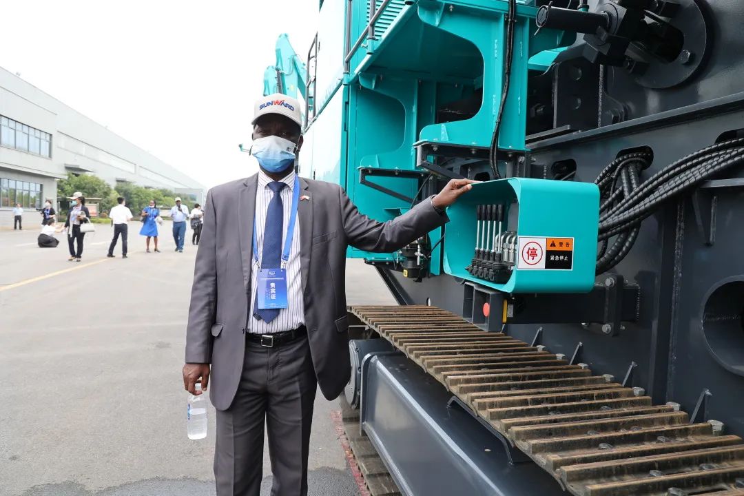 非洲驻华使节走访九州ku酷游智能