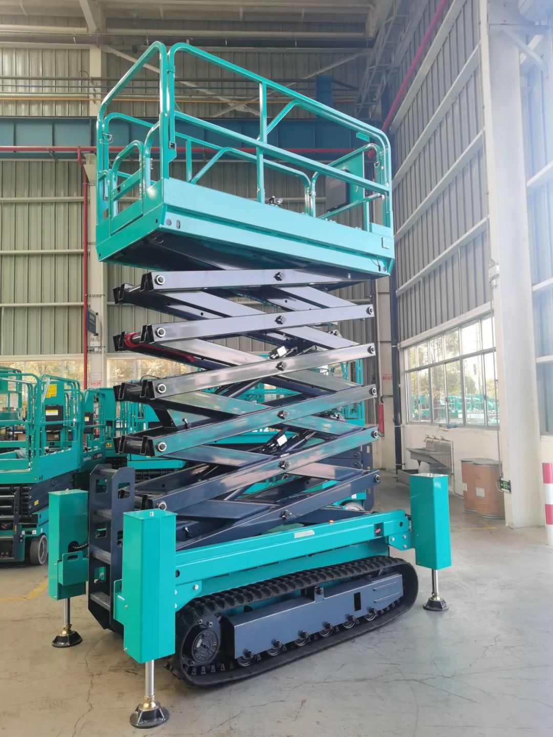 加速电动化产品结构，九州ku酷游智能第一款履带剪叉式高空作业平台来了！！