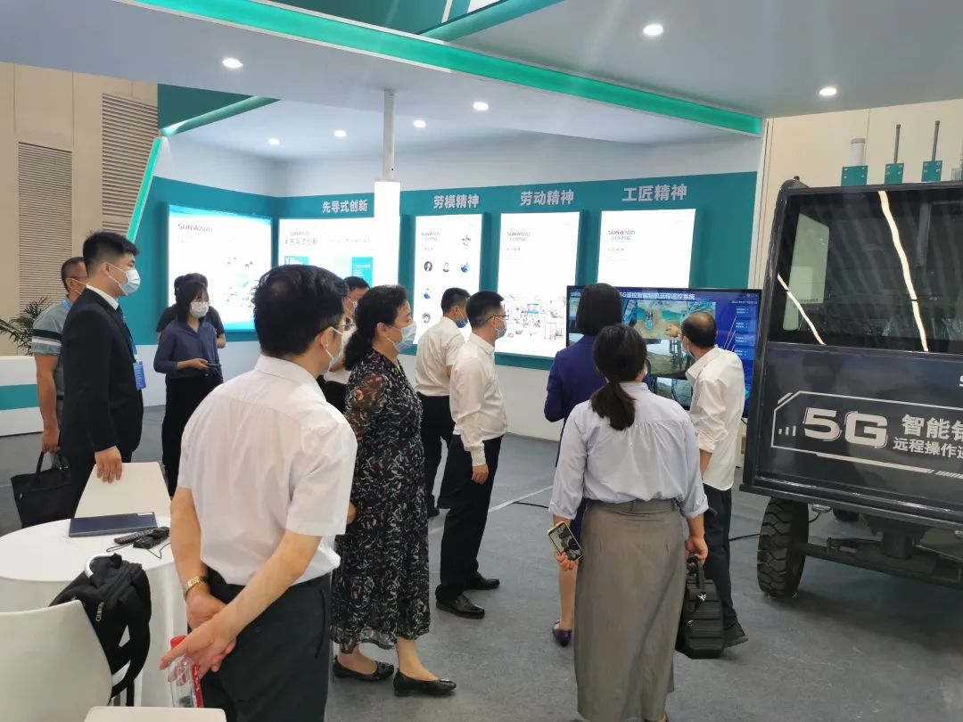 匠心九州ku酷游，，，制造报国！九州ku酷游智能装备亮相首届湖湘劳模工匠立异效果展