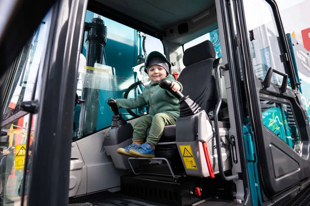 Bauma 2022 | 一组火热现场图带您重温九州ku酷游智能德国宝马展之旅