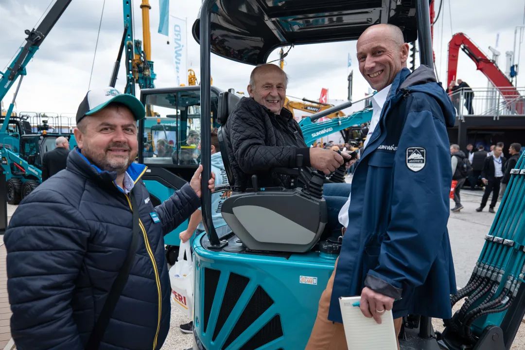 Bauma 2022 | 一组火热现场图带您重温九州ku酷游智能德国宝马展之旅