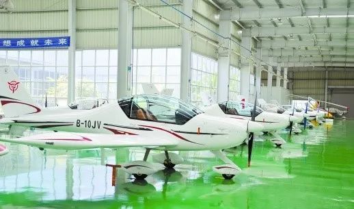 央广经济之声《追梦路上》｜何清华：：：不抄作业 坚持“先导式立异”