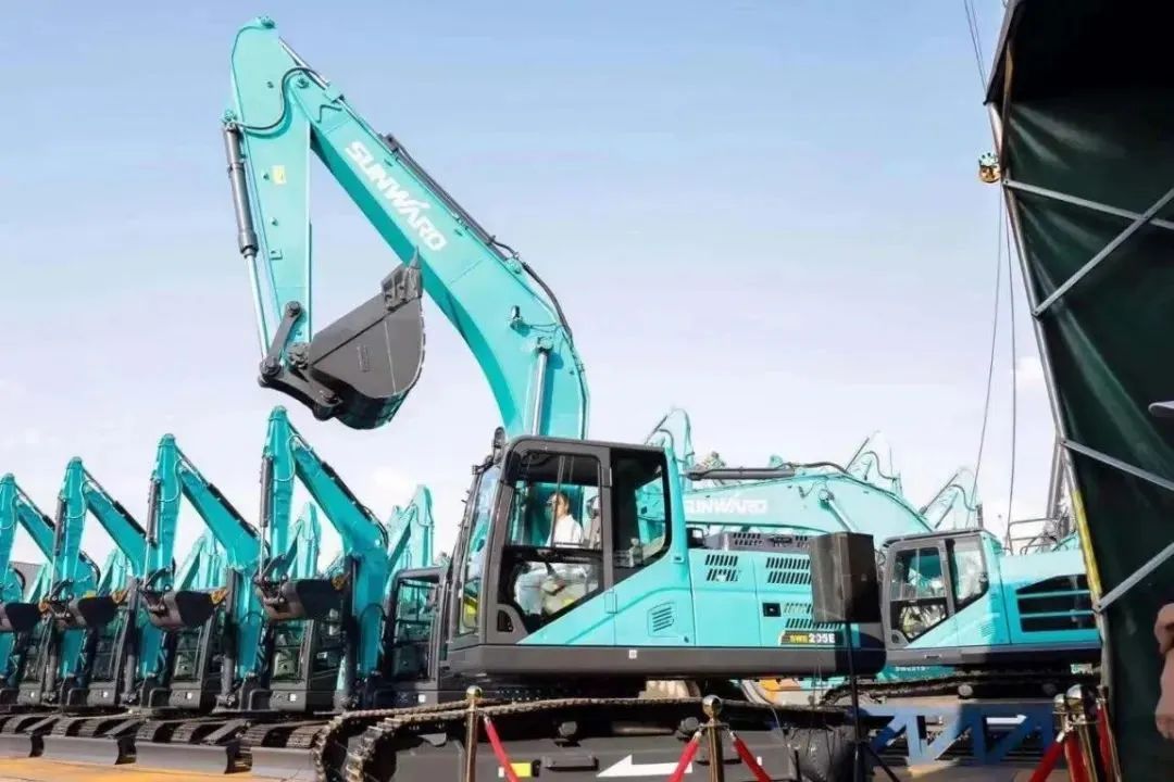 央广经济之声《追梦路上》｜何清华：：：不抄作业 坚持“先导式立异”