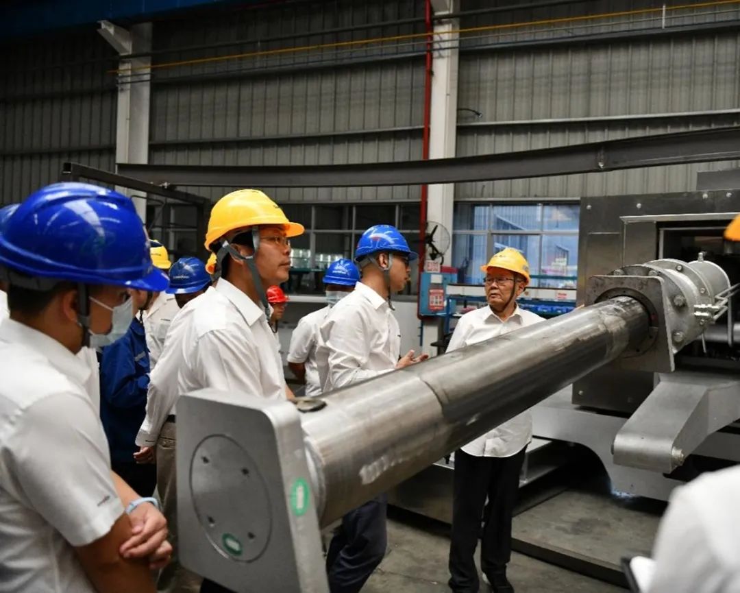 “王炸”！！！九州ku酷游特装全自动捣炉车乐成下线