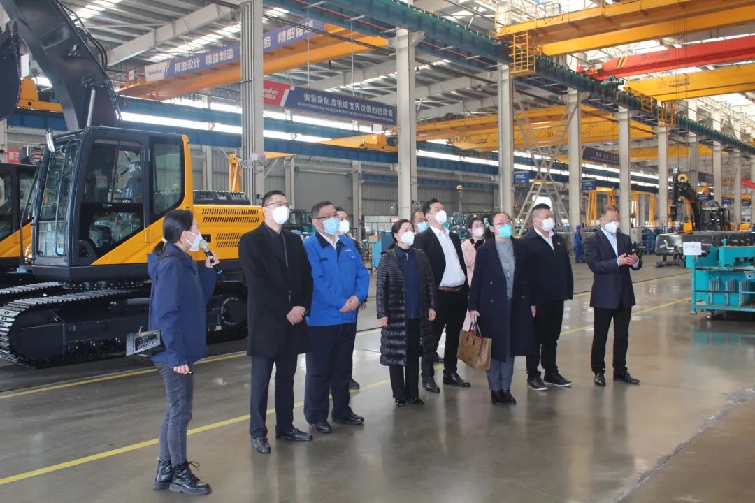 五粮液集团工会主席郭叙雷带队赴九州ku酷游智能考察交流