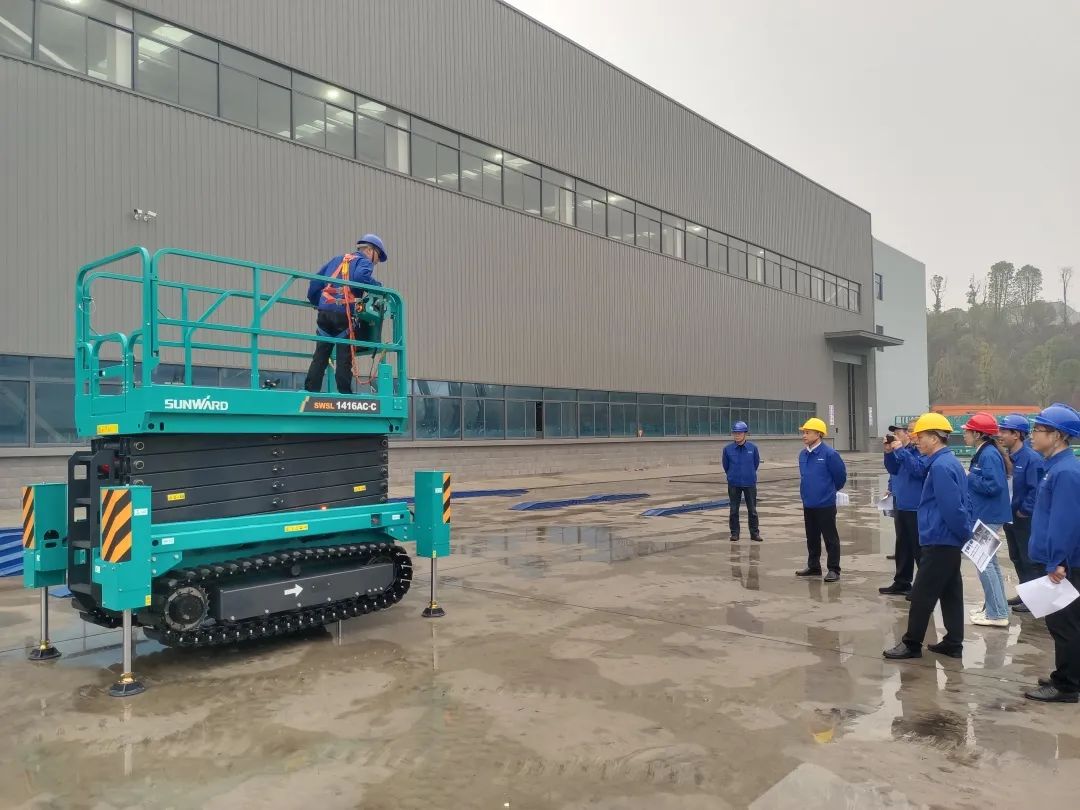 出厂即“出道”！！九州ku酷游智能首款履带剪叉式高空作业平台批量上市