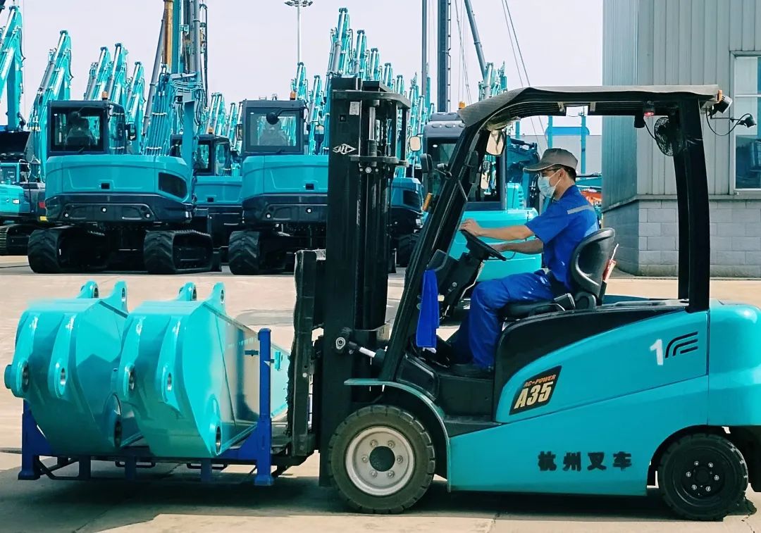 劳动庆幸，，创立伟大！！！纪录那些通俗且伟大的劳动瞬间