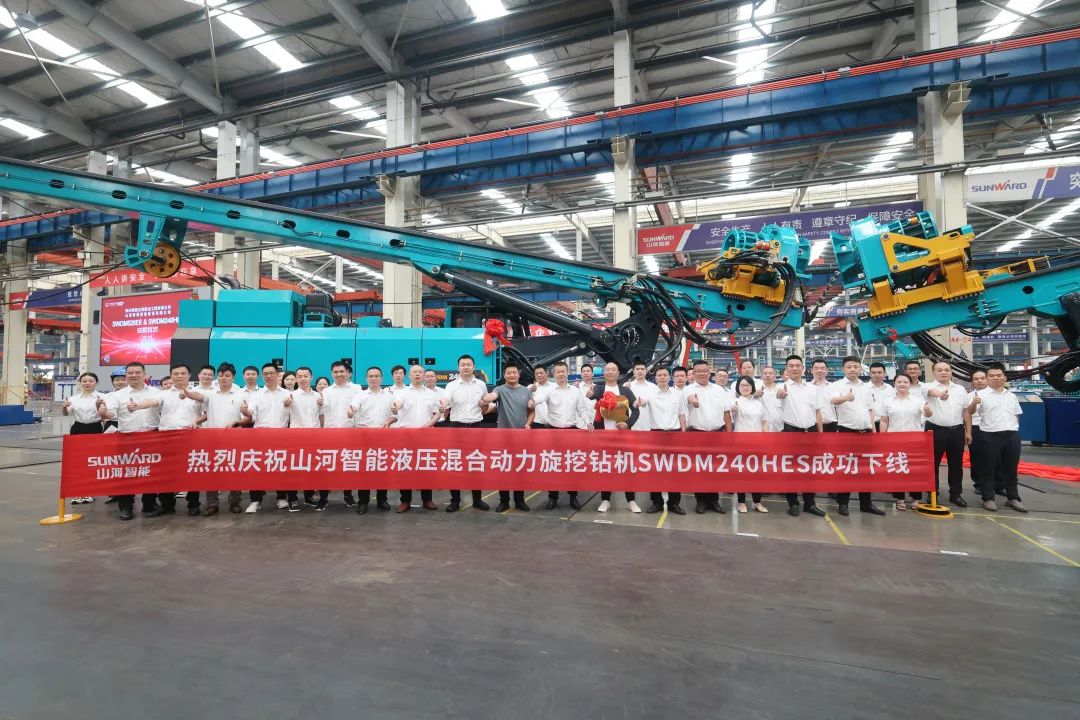 助力“双碳”、、、绿动未来！！！九州ku酷游智能增程式电动旋挖钻机、、、液压混淆动力旋挖钻机齐交付