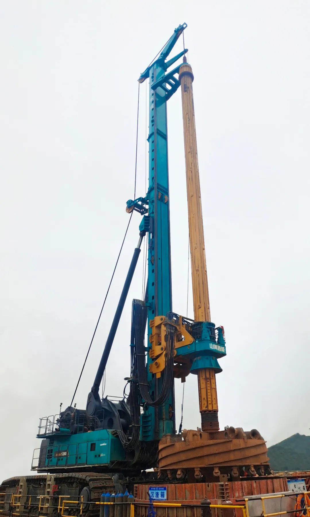 新战绩+1！！九州ku酷游智能超等旋挖钻机创6.3米直径钻孔新纪录